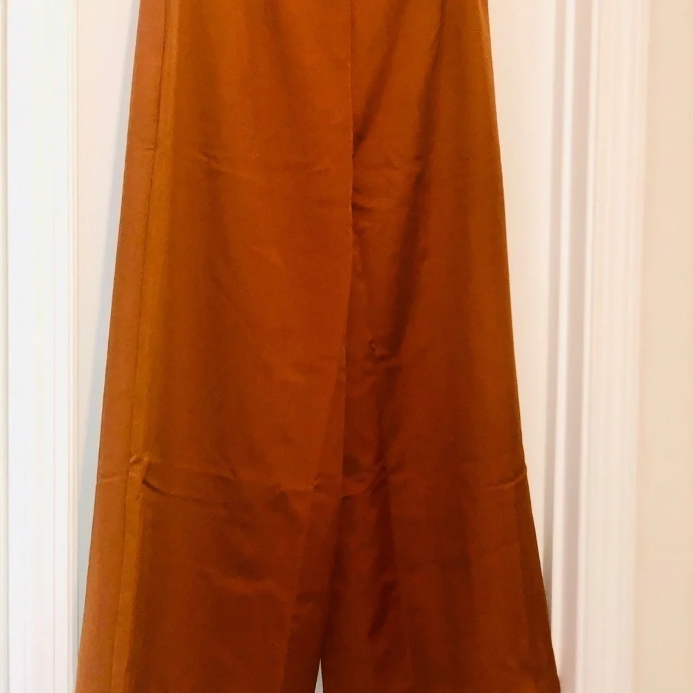 𝅺M NWT Wide leg Capri pants